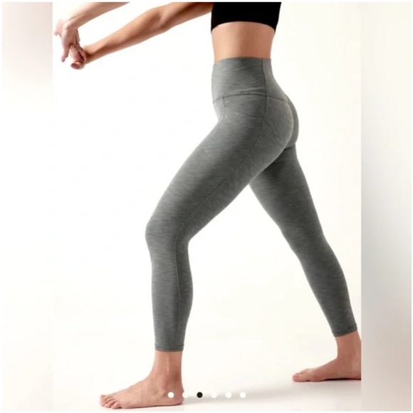 Athleta Salutation Stash 7/8 Tight Grey Legging - Picture 1 of 7
